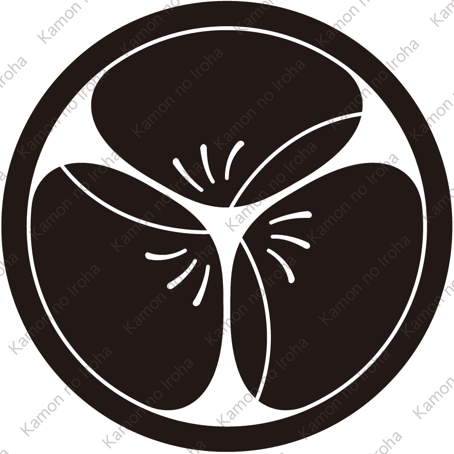 中輪に三つ頭合せ蛤紋