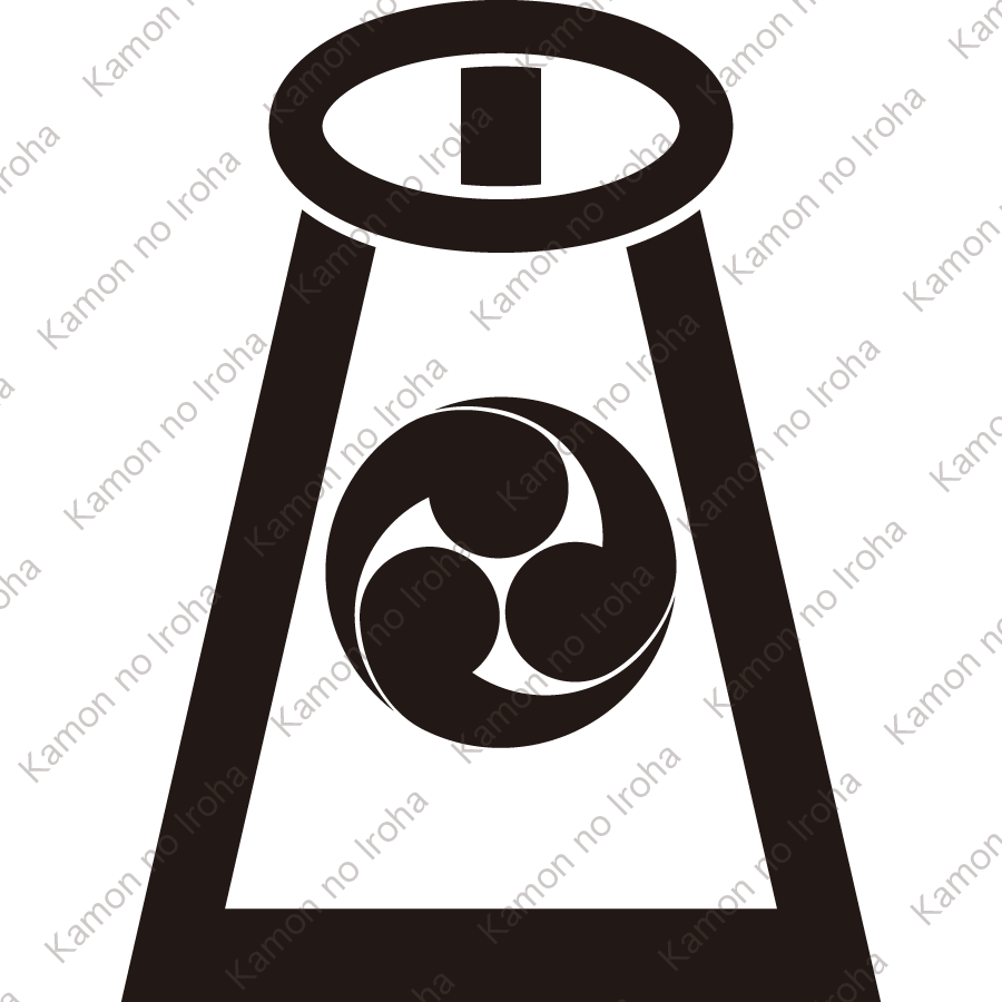 鉸具に左三つ巴紋
