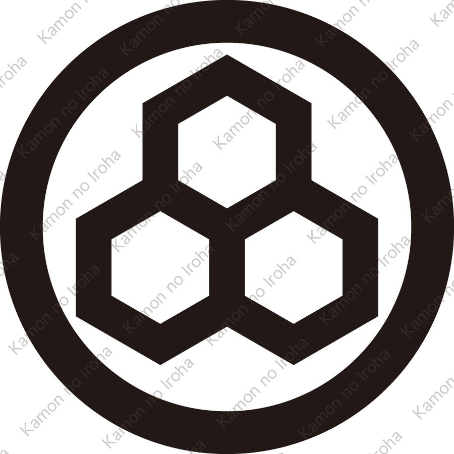 丸に三つ持ち合い一重亀甲紋