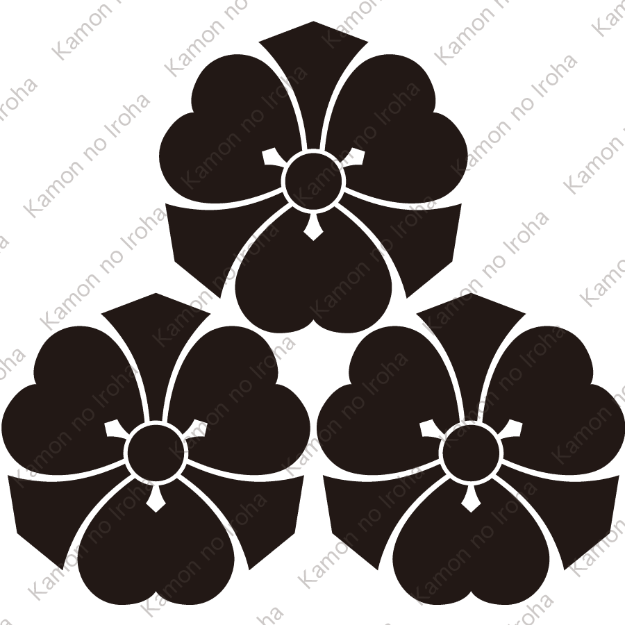 三つ盛り剣片喰紋