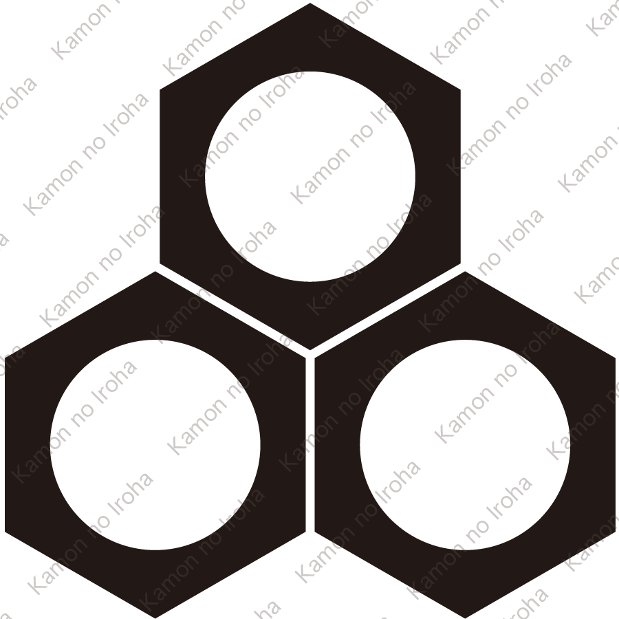 三つ盛り鉄砲亀甲紋