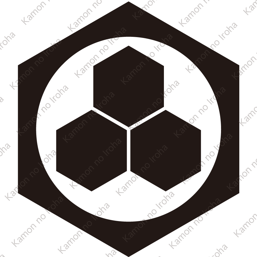 鉄砲亀甲に三つ盛り日向亀甲紋