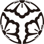 中陰三つ割り花菱紋