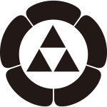 一重五瓜に三つ鱗紋