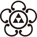 梅形五つ鐶に丸に三つ鱗紋