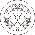 陰丸に三つ割り向う山桜紋