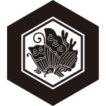 亀甲に揚羽蝶紋