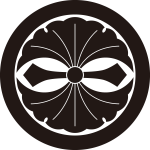 丸に二つ剣銀杏紋