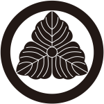 丸に変り三つ柏紋