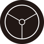 丸に三つ地紙（２）紋