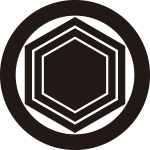 丸に三つ重ね亀甲持ち紋