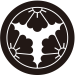 丸に三つ割り花菱紋