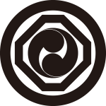 丸に隅切り角に左二つ巴紋