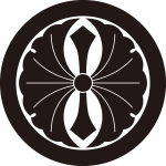 丸に竪二つ剣銀杏紋