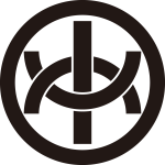 丸の内に半輪違いに抜き一つ引き紋