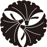 三つ組み合せ銀杏紋