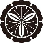 外雪輪に三つ軸違い銀杏紋