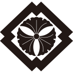 隅入り角に三つ銀杏紋