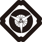 隅入り角に三つ扇紋