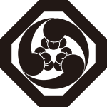 隅切り角に右三つ丁子巴紋